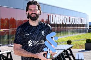 开云登录入口地址-客战巴黎9次扑救！利物浦官方：阿利森当选队内3月最佳球员