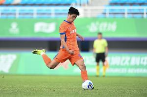 19岁带刀中卫！泰山B队彭啸再次双响，目前已进6球列射手榜前五