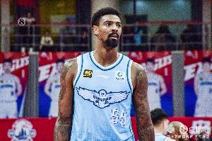 都铁！米奇12中4&amp;三分4中0得13分9板 鲍威尔17中5&amp;三分8中2得15分